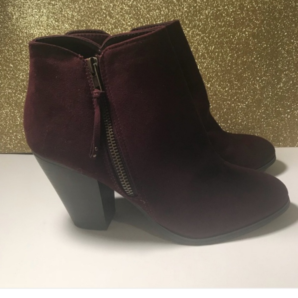 maroon high pumps /ankled boots